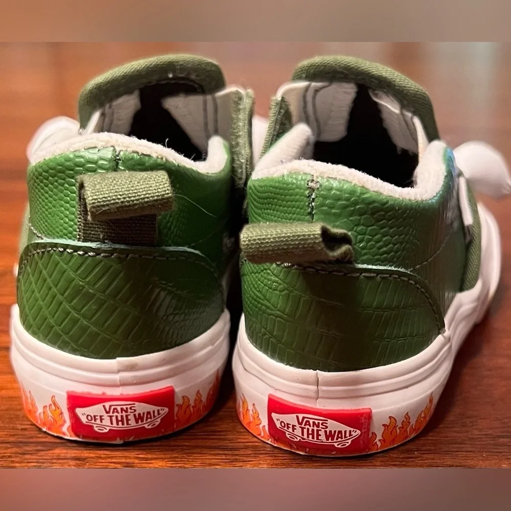 EUC Vans Limited Edition Dinosaur Dragon Claw Flame Rim Kids Shoes size 4